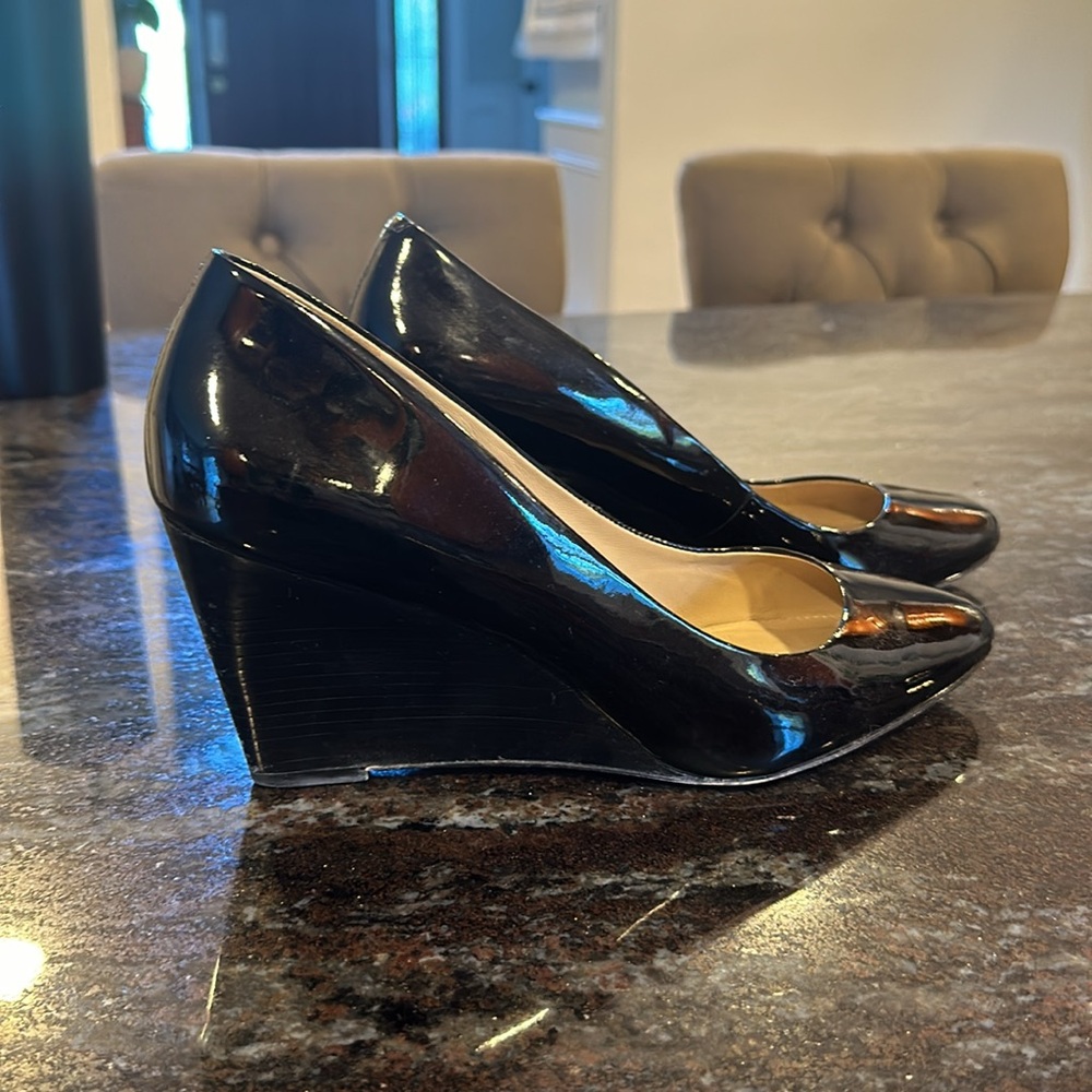 Via spiga size 10 wedge pumps